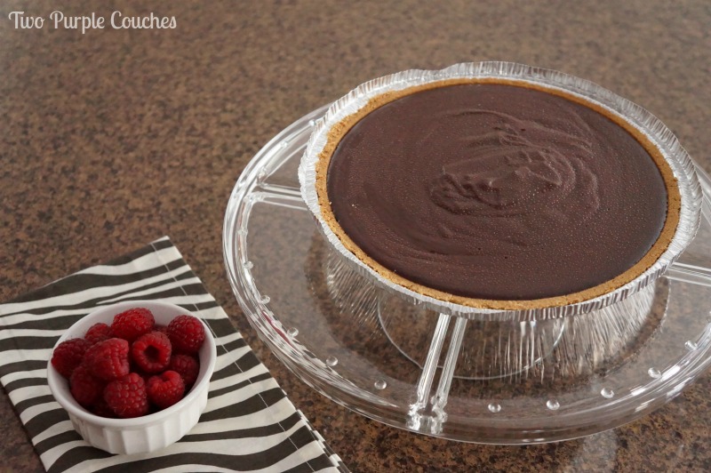 Delicious dairy-free chocolate pudding pie recipe via www.twopurplecouches.com