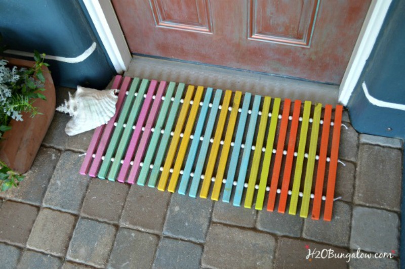 Creative Spark Link Party Feature: Summer Wood Slat Doormat from H2OBungalow