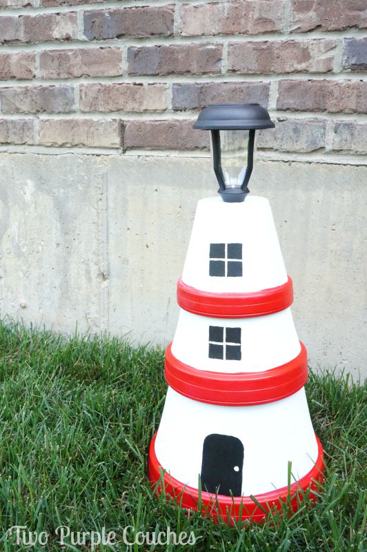 Make this for summer: Clay Pot Lighthouses for your garden. via www.twopurplecouches.com