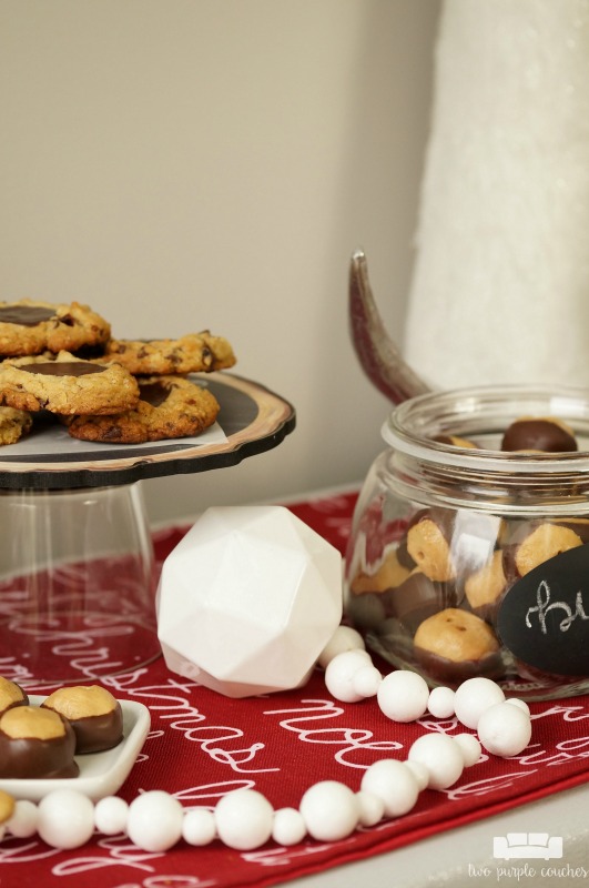 What a great idea for the holiday season! - Host a special Christmas cookie party featuring all of your favorite family recipes for holiday sweets and treats!