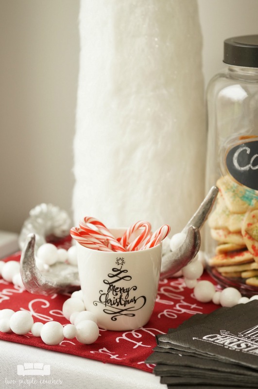 What a great idea for the holiday season! - Host a special Christmas cookie party featuring all of your favorite family recipes for holiday sweets and treats!