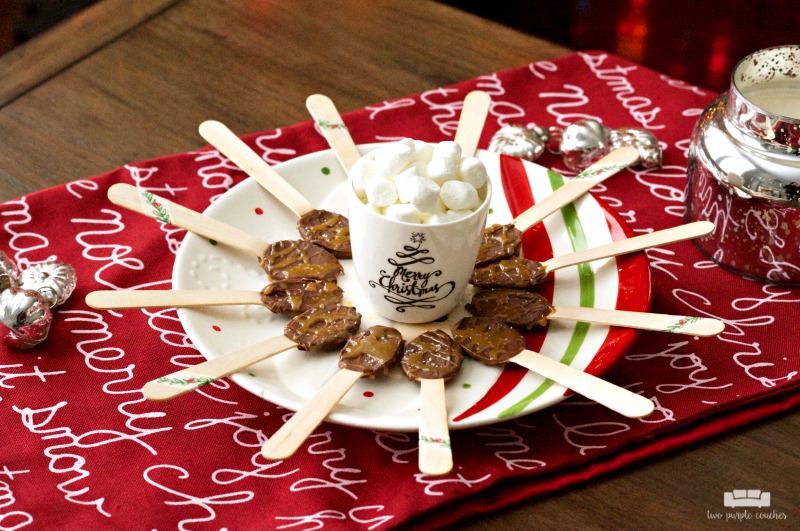 Yum!! Chocolate Coffee Spoons with Caramel Drizzle - great easy idea for holiday entertaining and gifting!