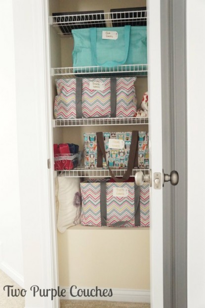 Easy labels to organize your linen closet - Two Purple Couches