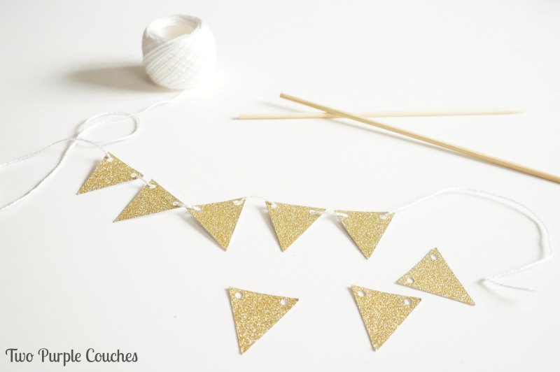 Easy DIY Cake Topper Bunting by Two Purple Couches #birthday #birthdaycake #caketopper #diybunting #roaringtwenties #gatsbyparty