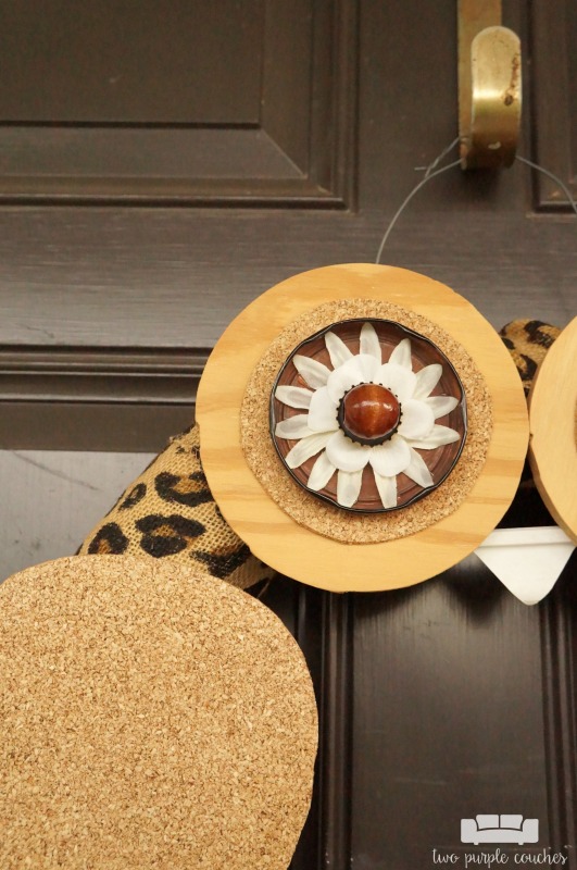 Make this DIY owl wreath using items you probably have around the house! This is a really cute, unique idea for fall decorating or fall porch decor.