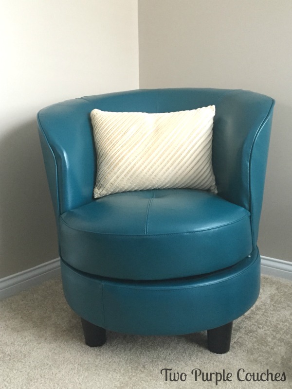 blue-chair-bedroom