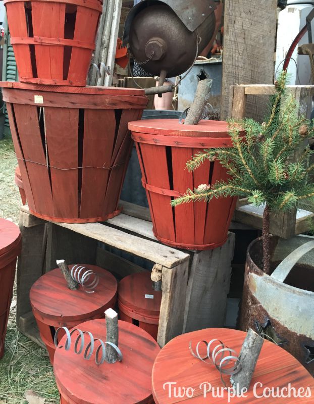 Adorable pumpkin baskets for Fall decorating! Found at the 2015 Country Living Fair, Columbus, Ohio. via www.twopurplecouches.com