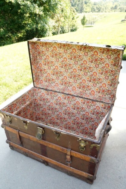 No Sew Fabric Lining for a Vintage Trunk