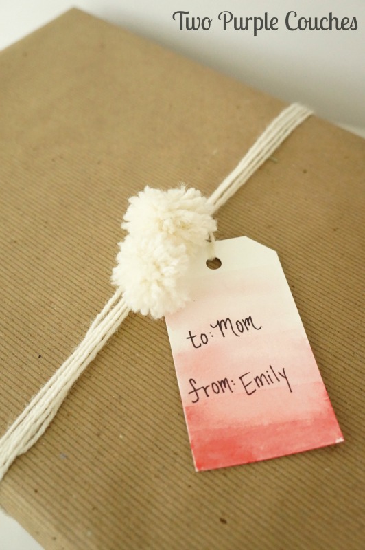 Love this very simple handmade gift tag - just paint an ombre wash with red or green watercolor paints!