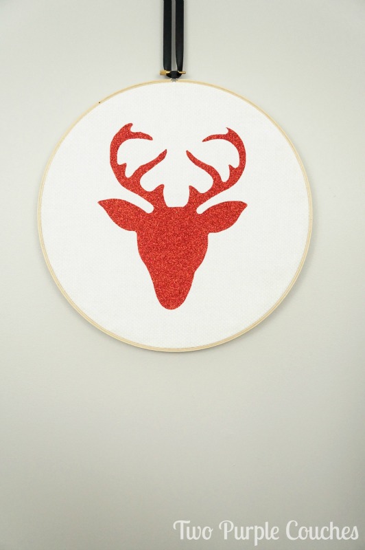 Glittery Reindeer Hoop Art / Festive and sparkly craft for holiday decorating
