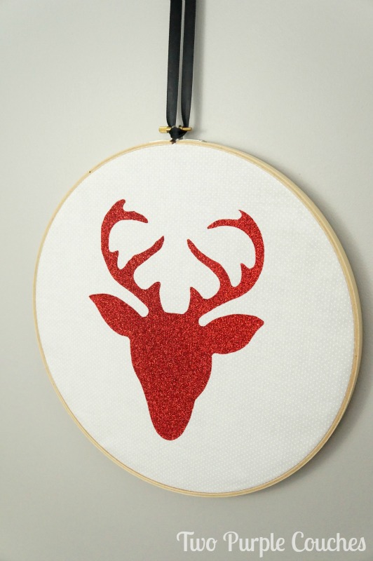 Glittery Reindeer Hoop Art / Festive and sparkly craft for holiday decorating