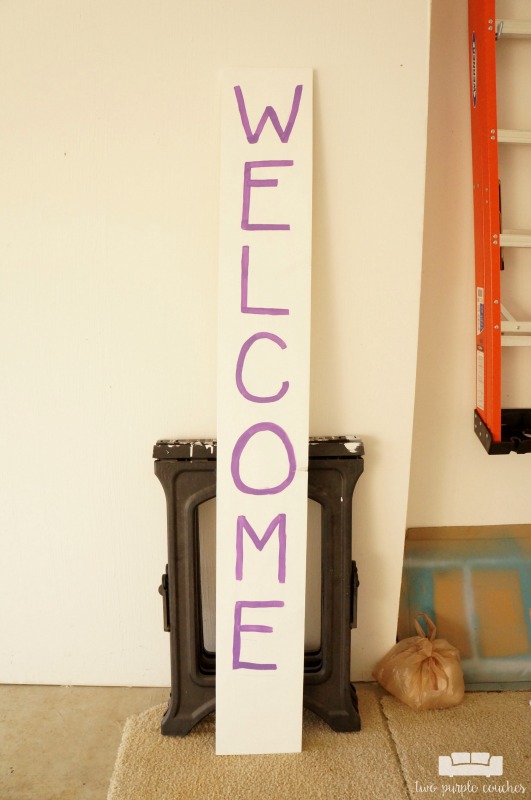 Learn how easy it is to make your own large porch sign and create a warm welcome for guests. Love how this looks and it's so easy to customize!