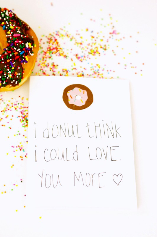 Adorable donut Valentine's card made with washi tape! This would be a really easy craft, and so cute for an anniversary or birthday card!