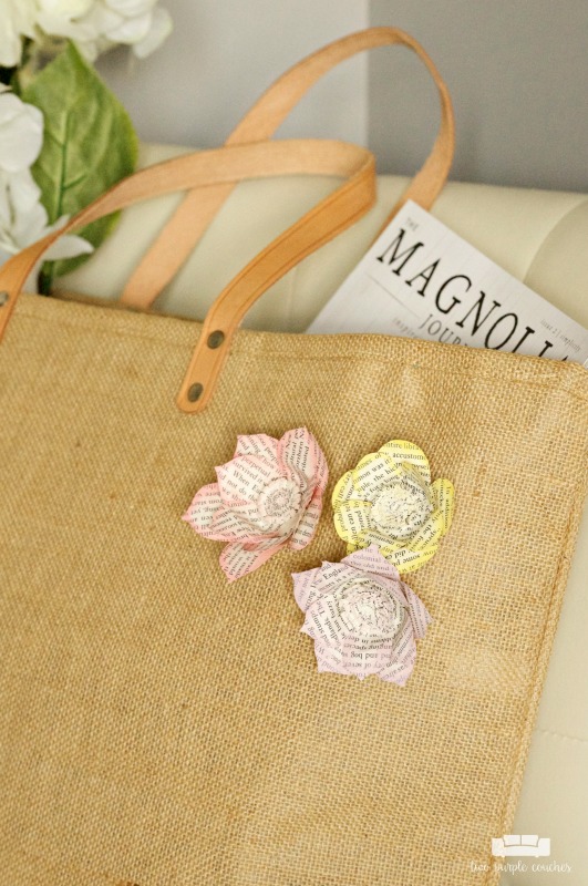 DIY Book Page Flower Pins / How to make beautiful book page flower pins or flair to add to a tote bag or wear as a lapel pin.