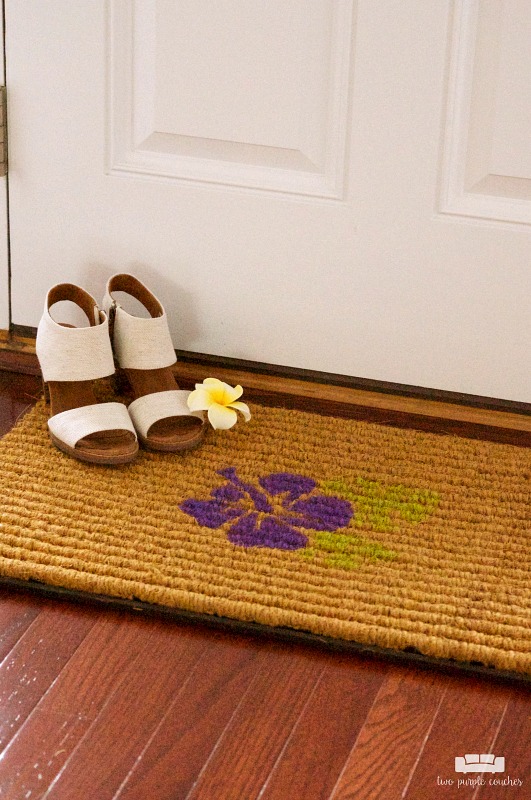 DIY Stenciled Doormat / Create your own decorative doormat with your Silhouette or Cricut and outdoor paint! Such an easy DIY welcome mat project idea!