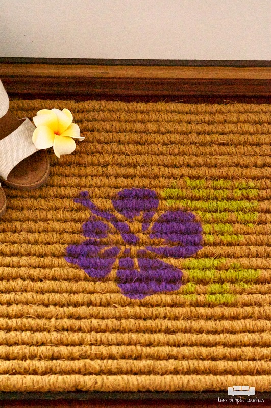 DIY Stenciled Doormat / Create your own decorative doormat with your Silhouette or Cricut and outdoor paint! Such an easy DIY welcome mat project idea!