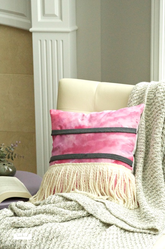 DIY Boho Pillow - make your own bohemian style pillow with watercolors and yarn fringe. 