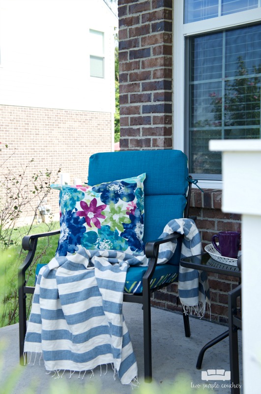 Summer porch decor - creating a cozy sitting area