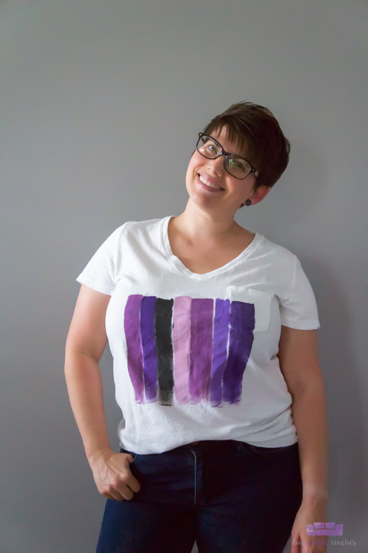 Learn how to make this simple, colorful abstract t-shirt using acrylic paints! It’s a cute, easy on-trend project you can do in minutes!